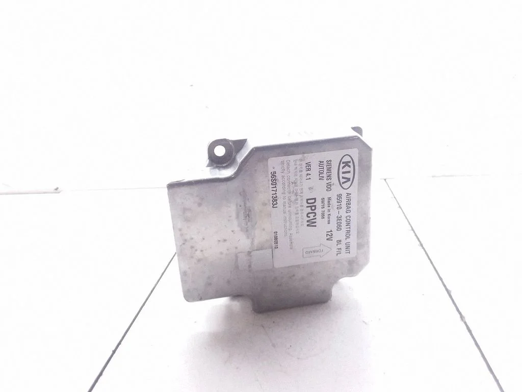 Airbag control unit/module – KIA Sorento (2002-2009)
