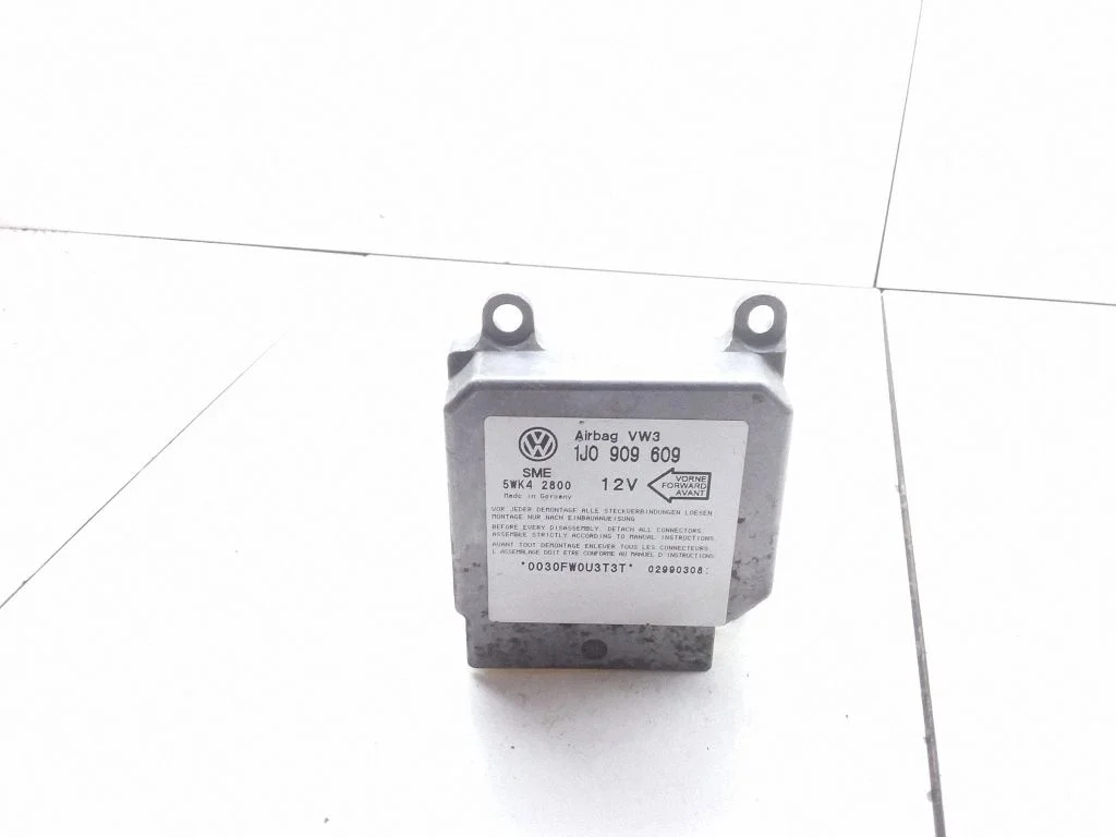 Drošības spilvenu vadības bloks – Volkswagen Golf IV (1998-2005)