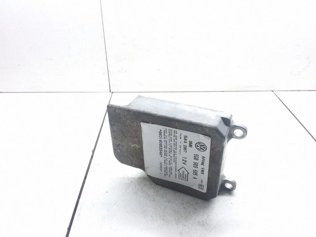Airbag control unit/module – Volkswagen Golf IV (1998-2005)