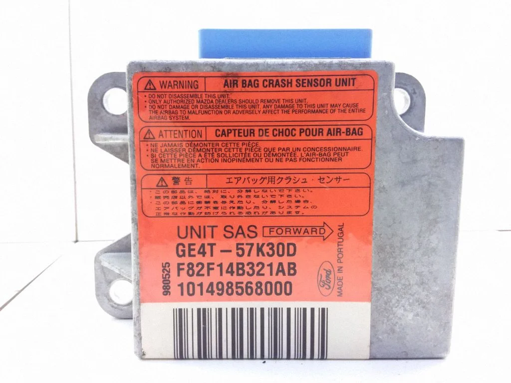 Drošības spilvenu vadības bloks F82F14B321AB – Mazda 626 (1998-2002)