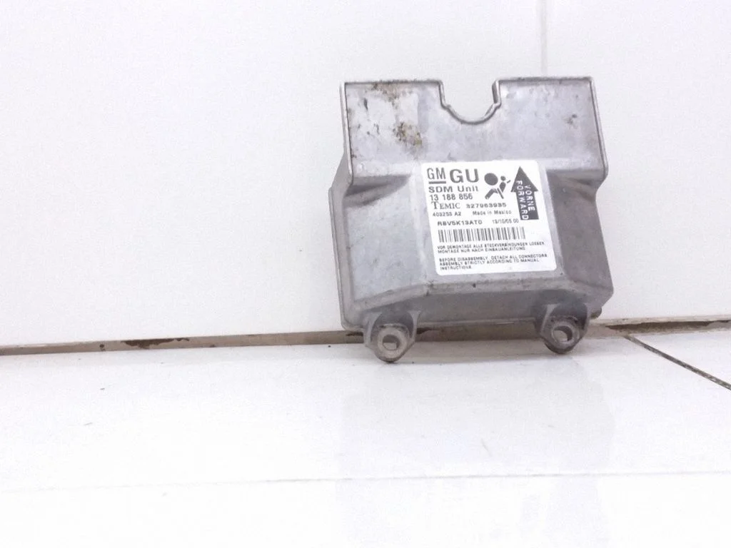 Airbag control unit/module – Opel Zafira B (2005-2014)
