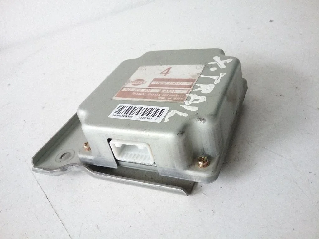 Drošības spilvenu vadības bloks – Nissan X-Trail T30 (2001-2007)