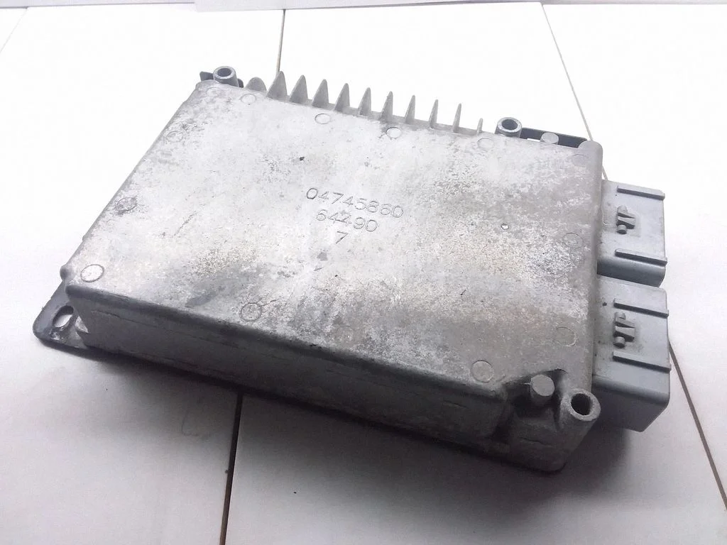 Engine control unit/module P05033116AD