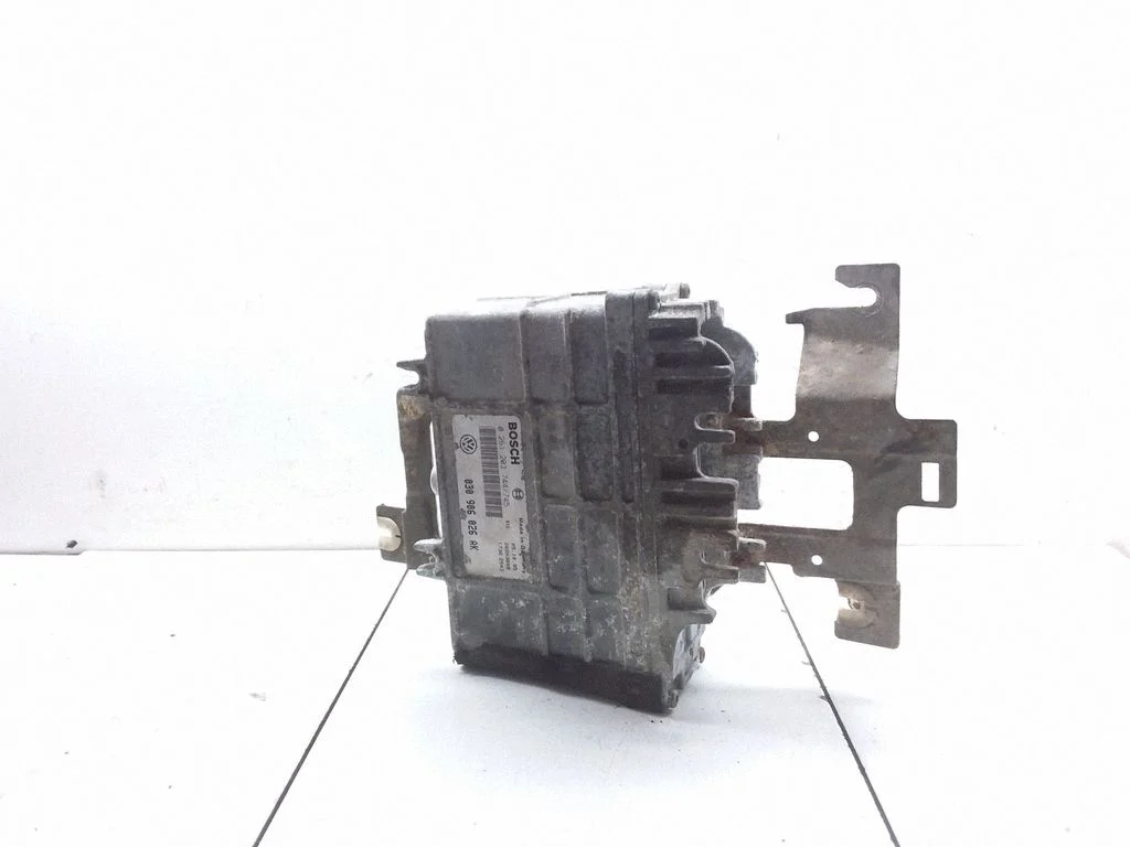 Dzinēja vadības bloks – Volkswagen Polo III 6N 6N2 6NF (1995-2001)