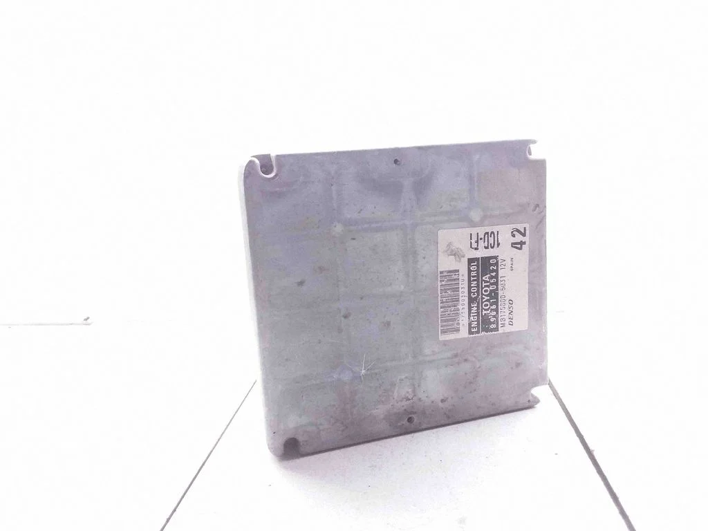 Dzinēja vadības bloks – Toyota Avensis T220 (1997-2000)