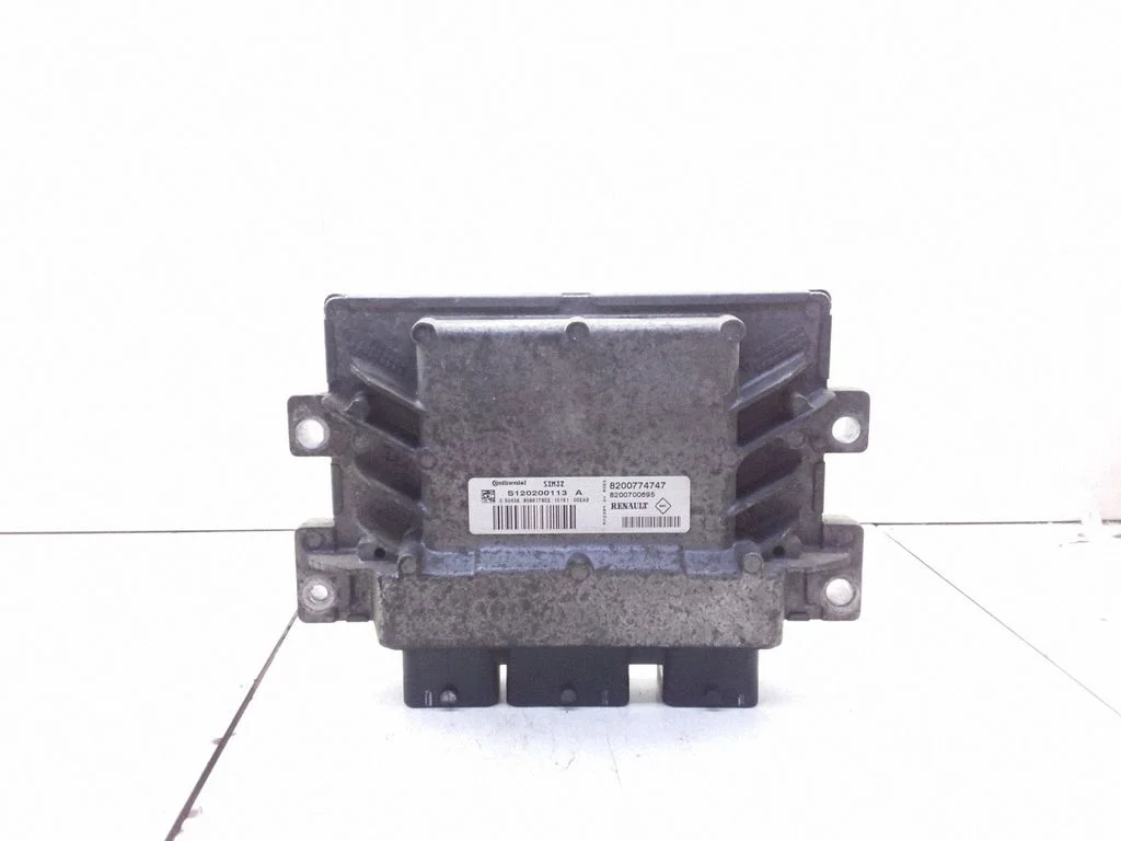 Mootori juhtplokk 8200700695 – Renault Twingo II (2007-2014)
