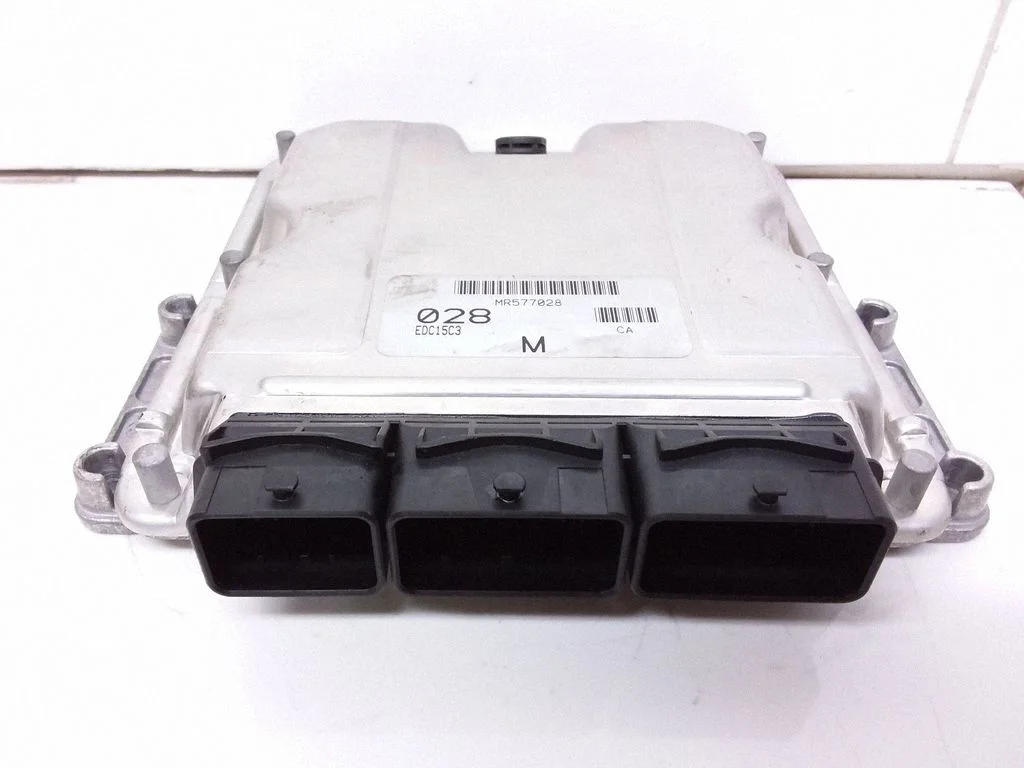 Sterownik silnika – Mitsubishi Carisma (2000-2004)