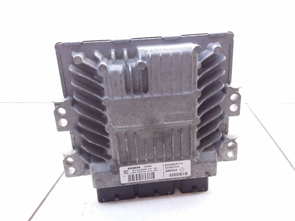 Dzinēja vadības bloks 8200843713