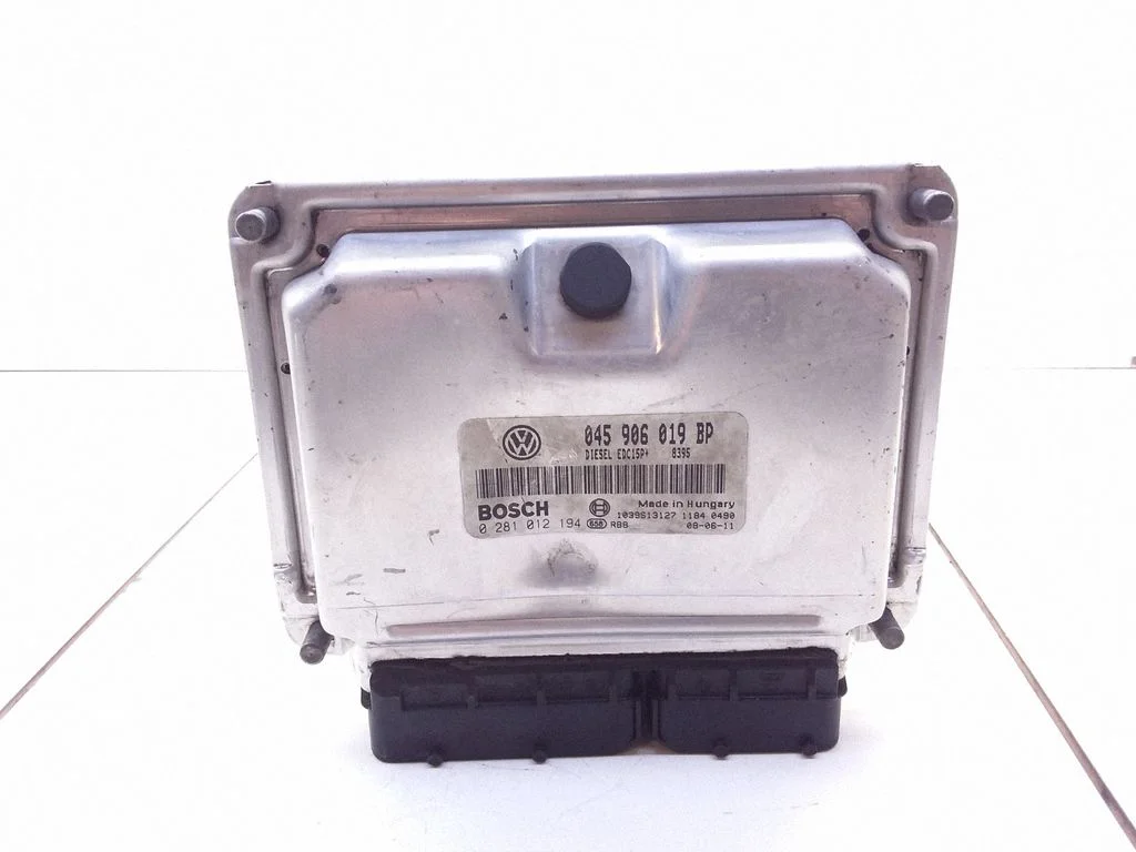 Dzinēja vadības bloks – Volkswagen Polo IV 9N3 (2005-2009)
