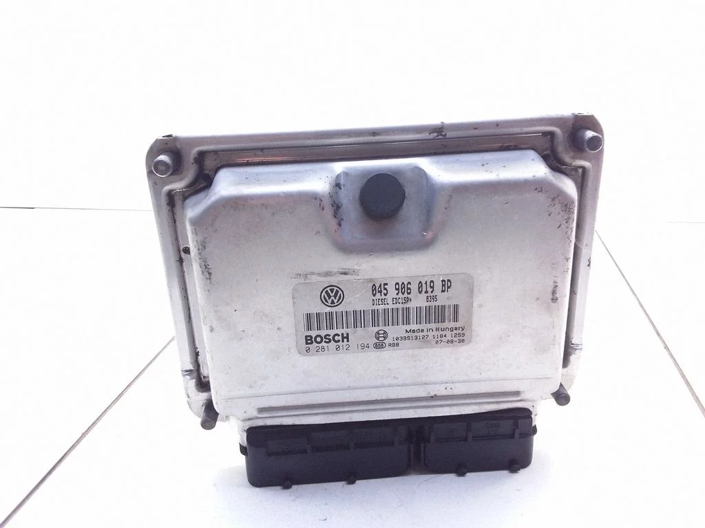 Dzinēja vadības bloks – Volkswagen Polo IV 9N3 (2005-2009)