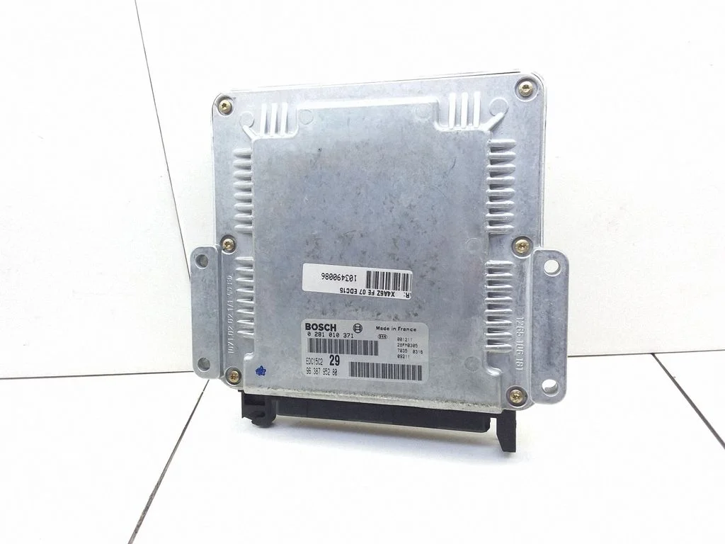 Dzinēja vadības bloks 9638795280