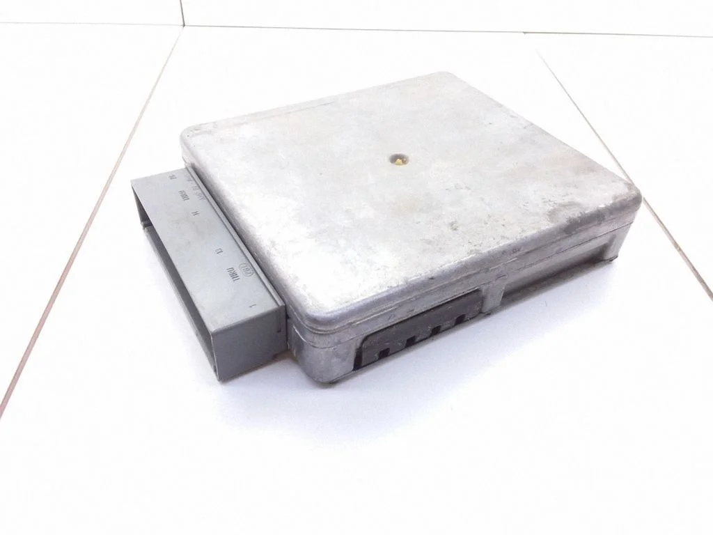 Mootori juhtplokk 97BB12A650JC