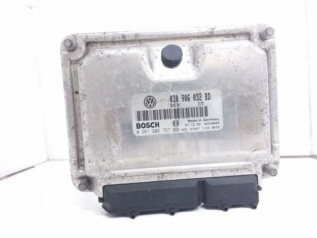 Dzinēja vadības bloks 030906032BD