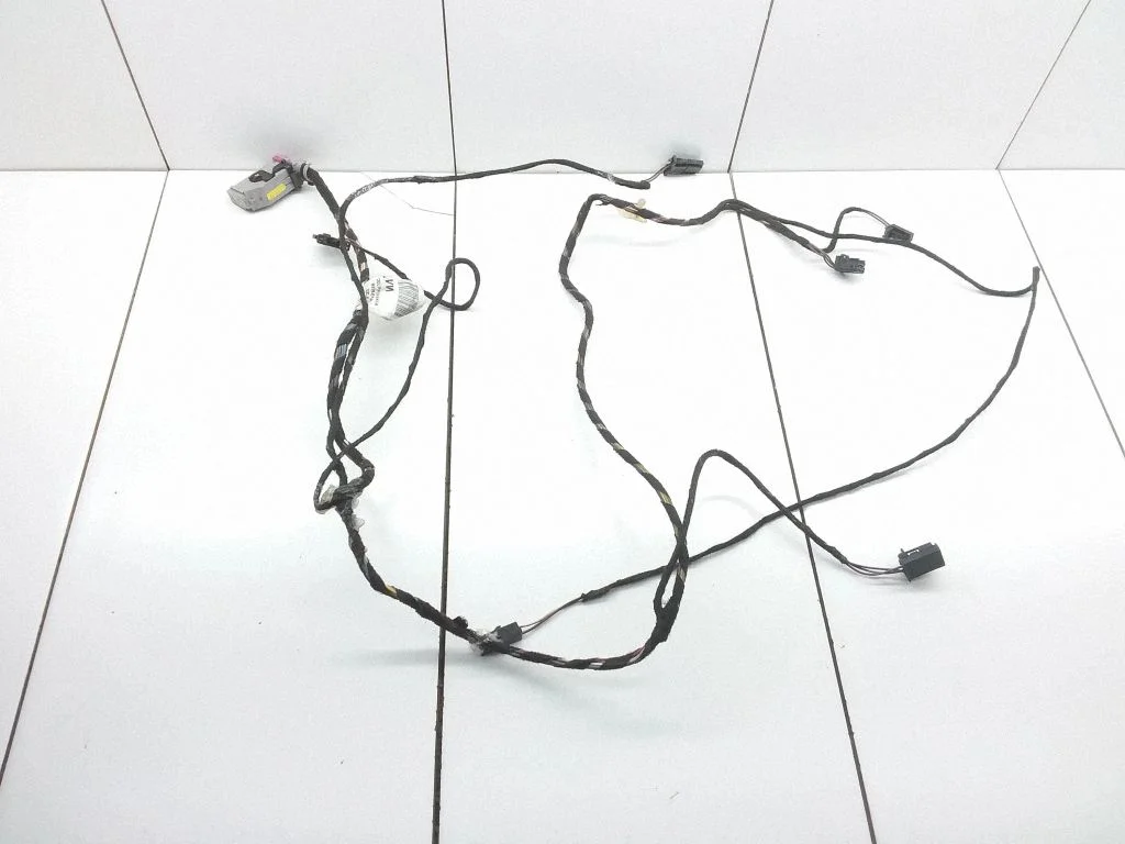 Priekšējo durvju vadu instalācija – Volkswagen Touareg I (2002-2010)