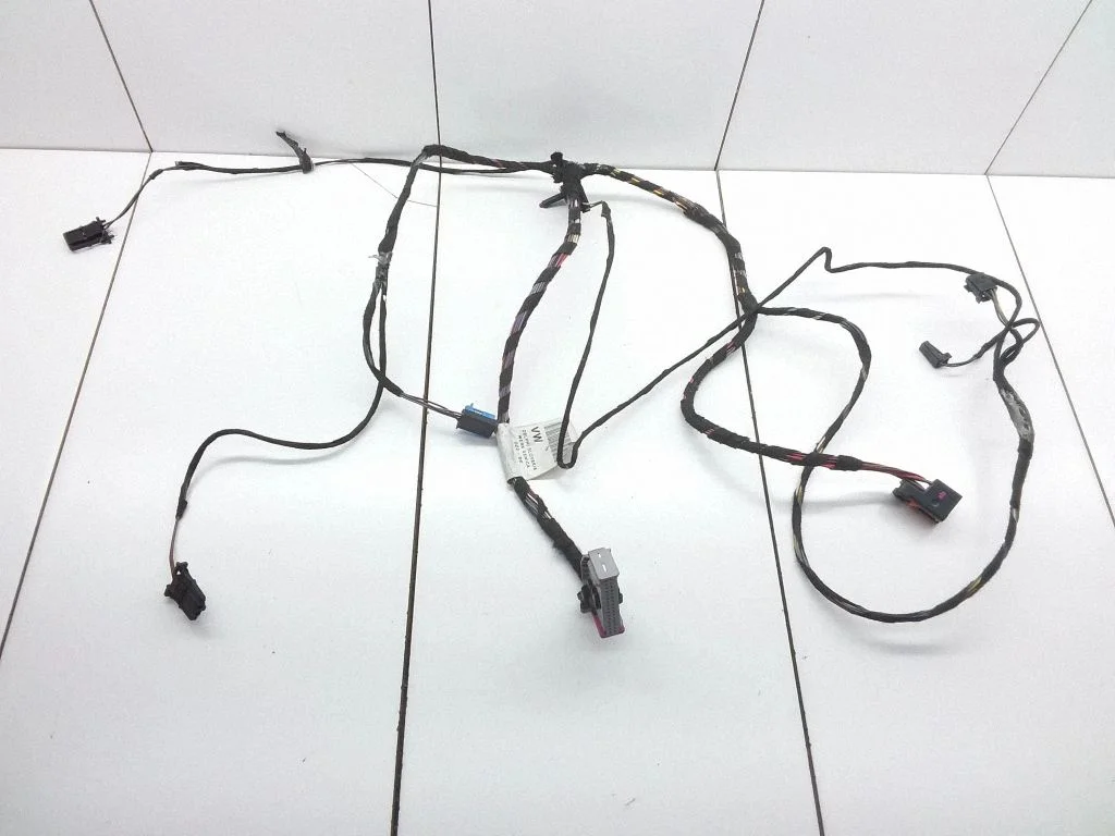 Priekšējo durvju vadu instalācija – Volkswagen Touareg I (2002-2010)