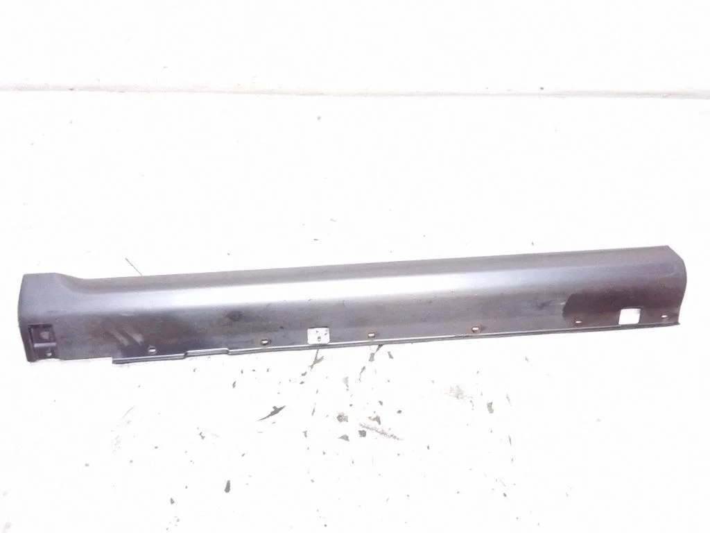 Sill 877733E000