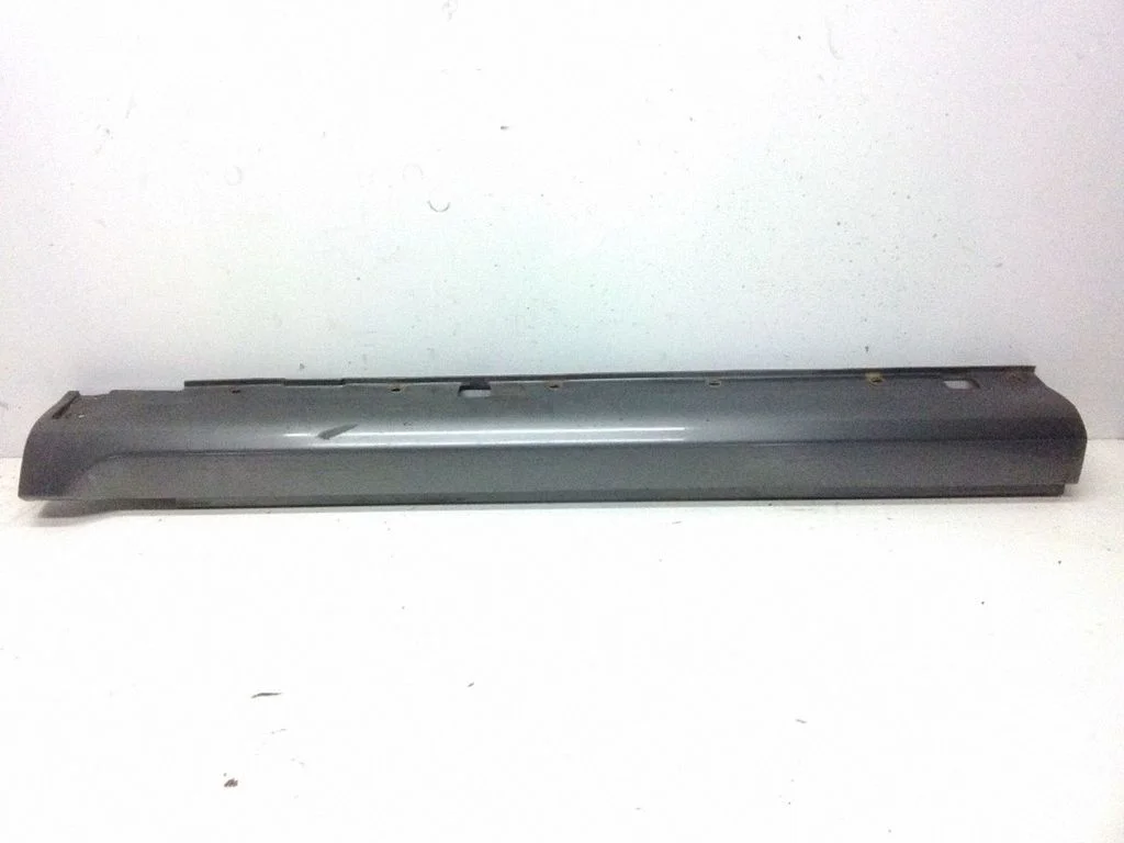 Sill 877743E000