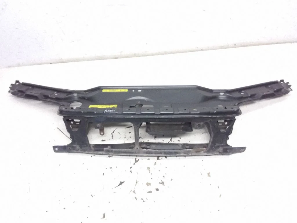 Radiaatori tugipaneeli ülaosa – Volvo S80 (1999-2003)