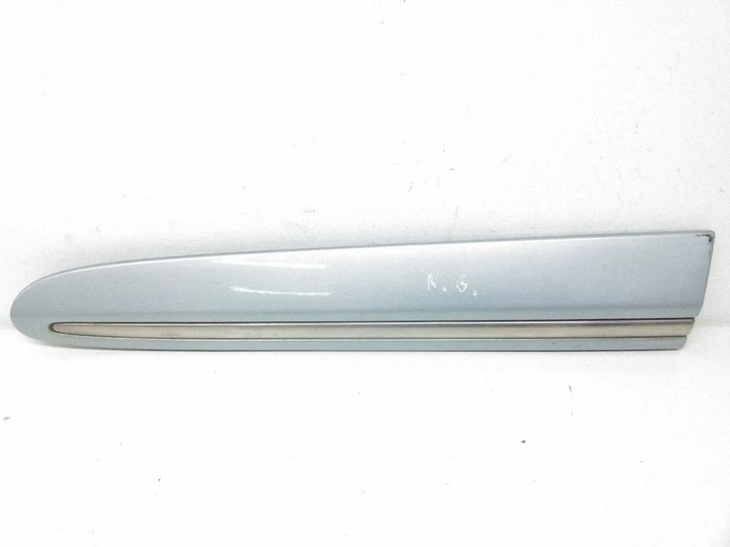 Fender trim (molding) – Mercedes-Benz CLK-Class A209 C209 (2002-2009)