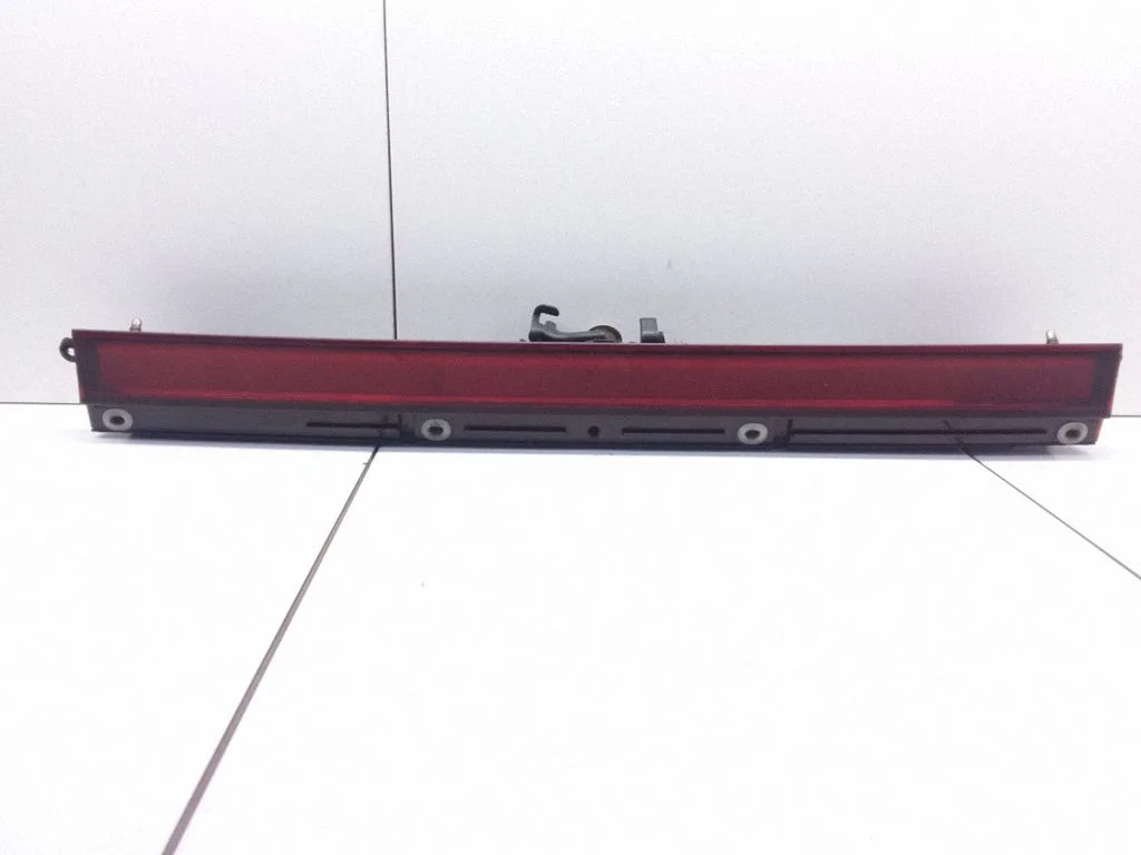 Trunk door license plate light bar 42277978