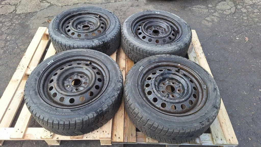 R16 steel rim – Toyota Corolla Verso AR10 (2004-2009)