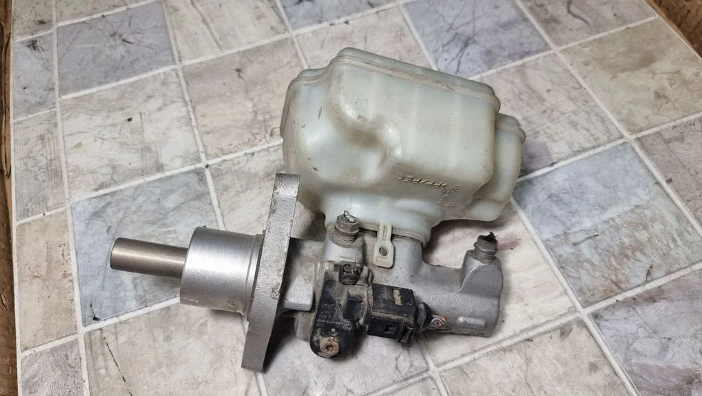 Master brake cylinder – Skoda Octavia Mk2 (1Z) (2004-2013)
