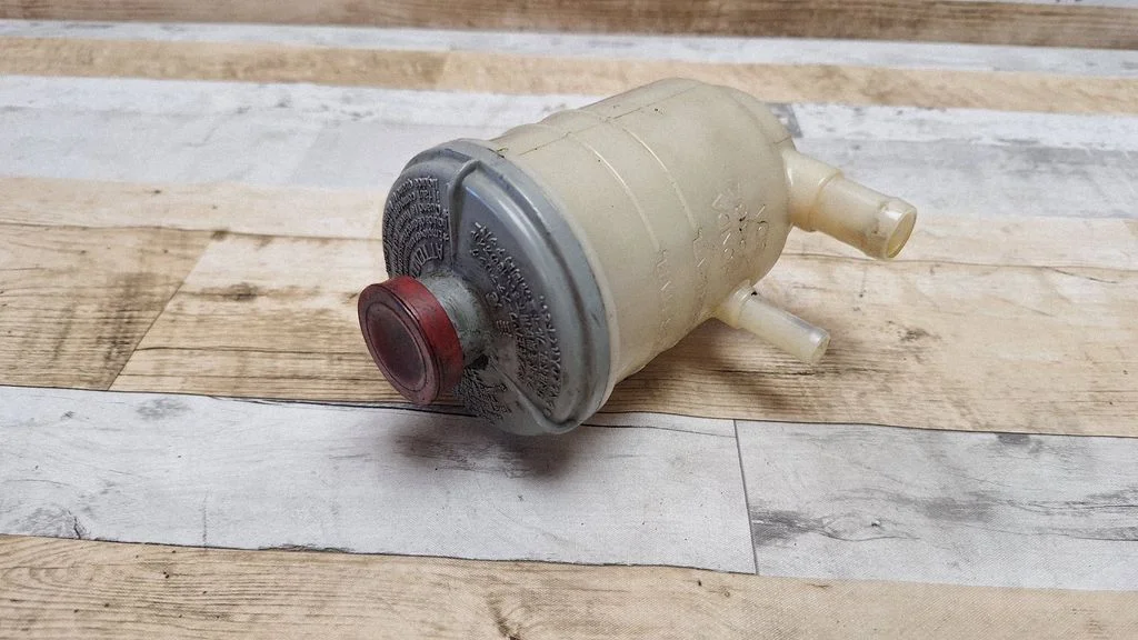 Brake fluid reservoir