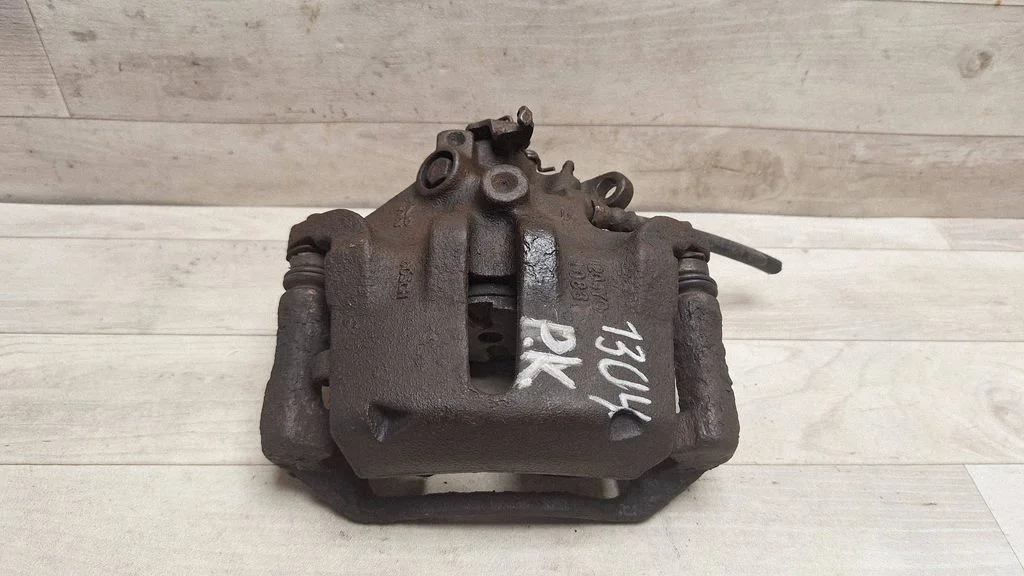Front brake caliper – front left