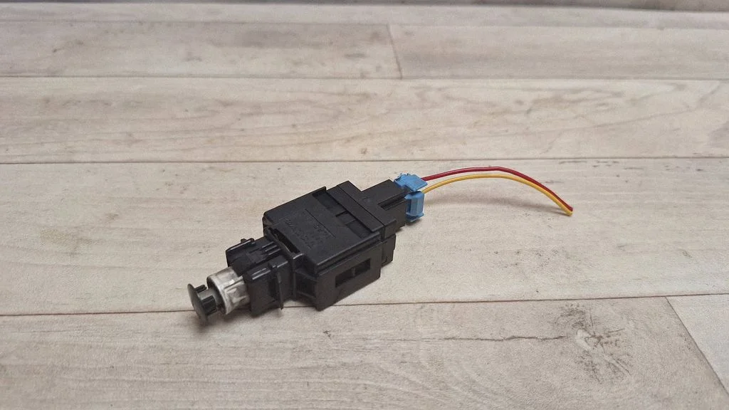 Brake pedal sensor switch – Volvo V70 (2000-2004)