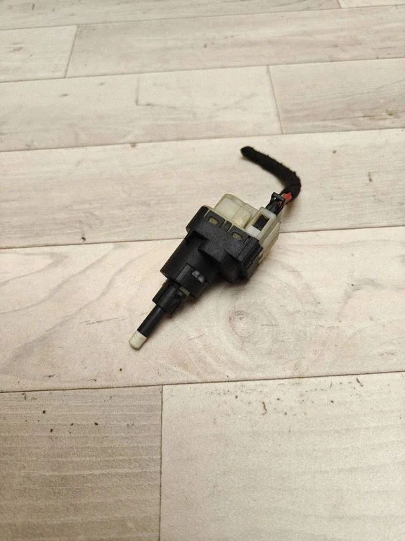 Brake pedal sensor switch 24761