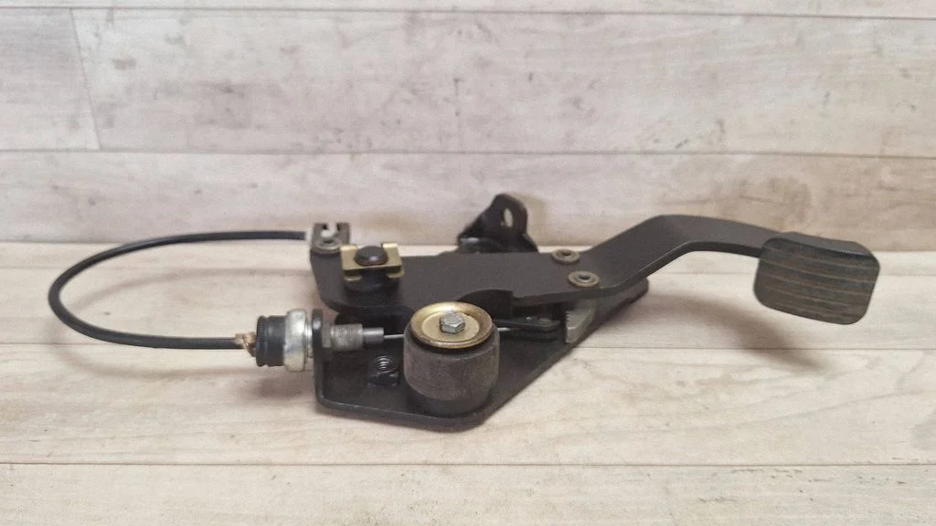 Handbrake/parking brake lever assembly – Mercedes-Benz Vito Viano W638 (1996-2003)