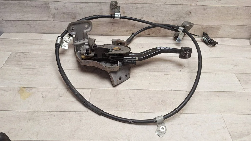 Handbrake/parking brake lever assembly