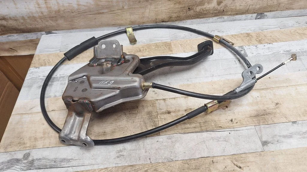 Handbrake/parking brake lever assembly