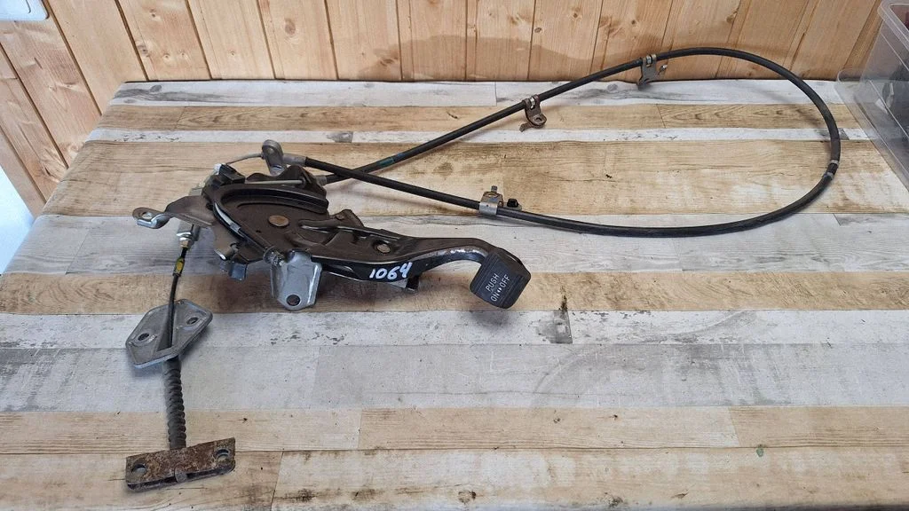 Handbrake/parking brake lever assembly