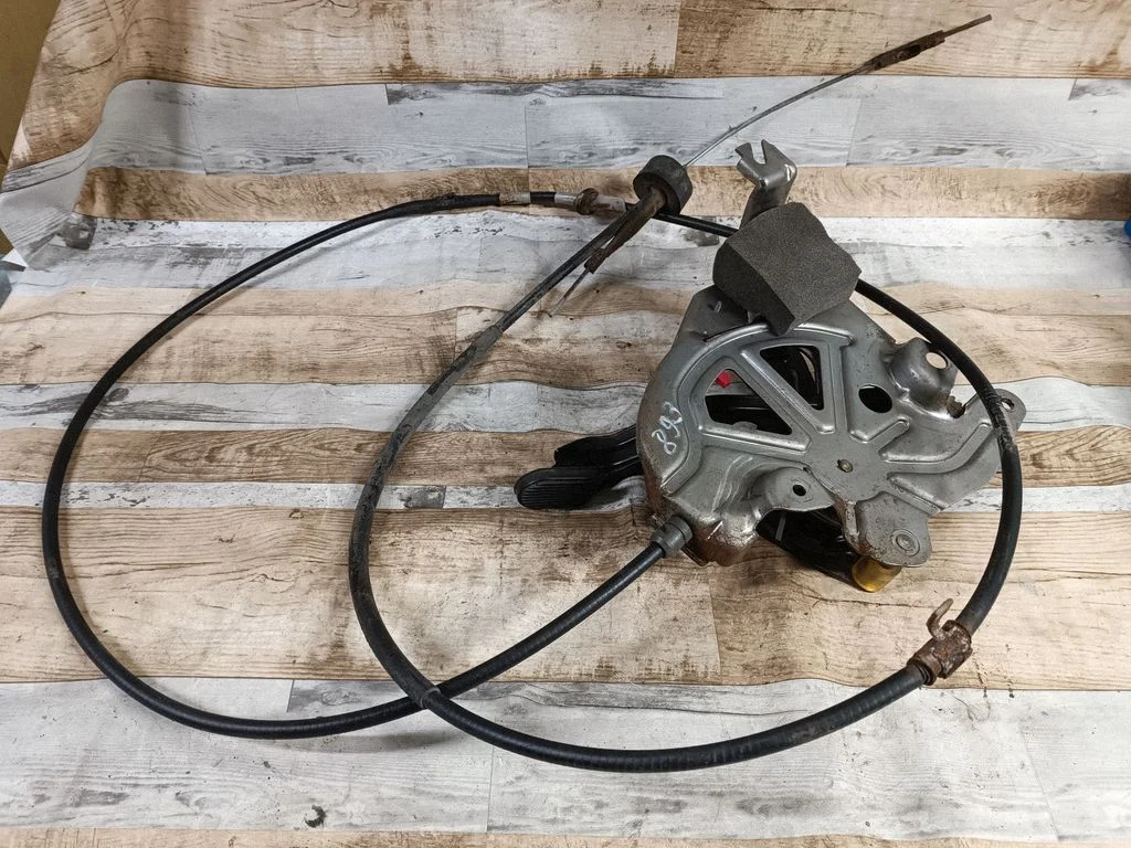Handbrake/parking brake lever assembly 04683909AF
