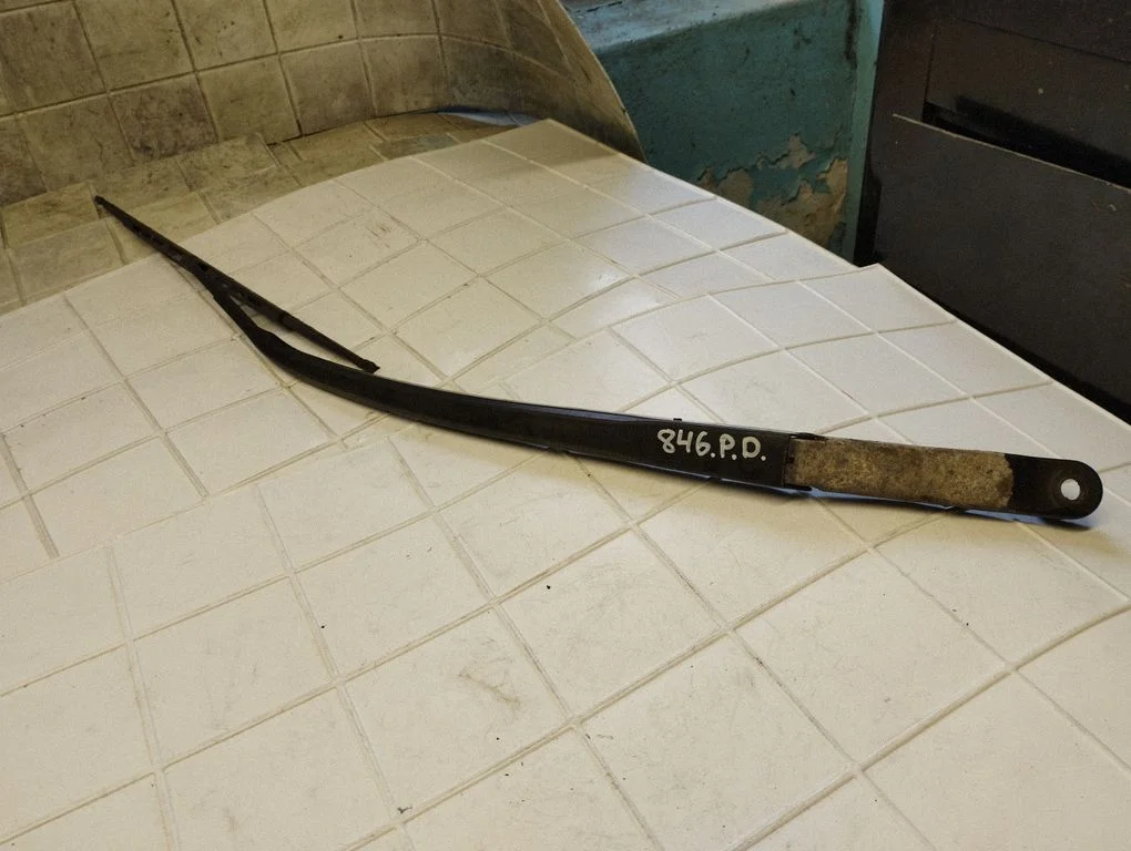 Windshield/front glass wiper blade – Honda FR-V (2004-2009)