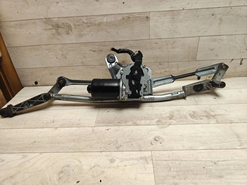 Front wiper linkage and motor 404775