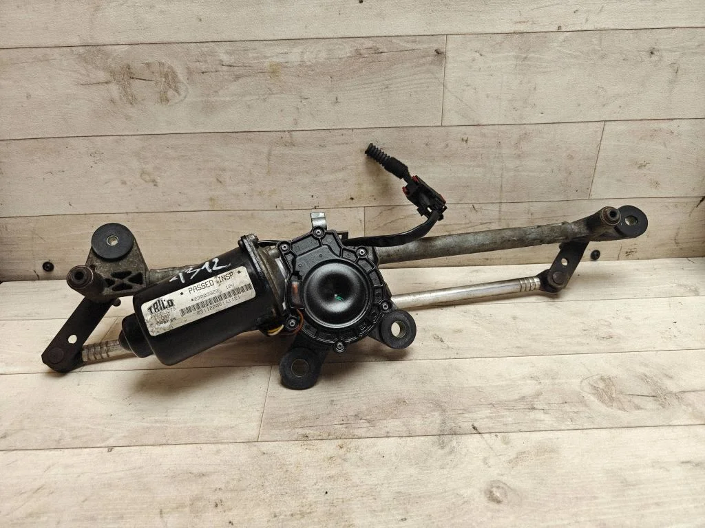 Mechanizm wycieraczek z silniczkiem 23003922