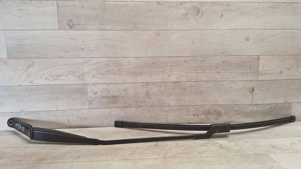 Front wiper blade arm 9686437780
