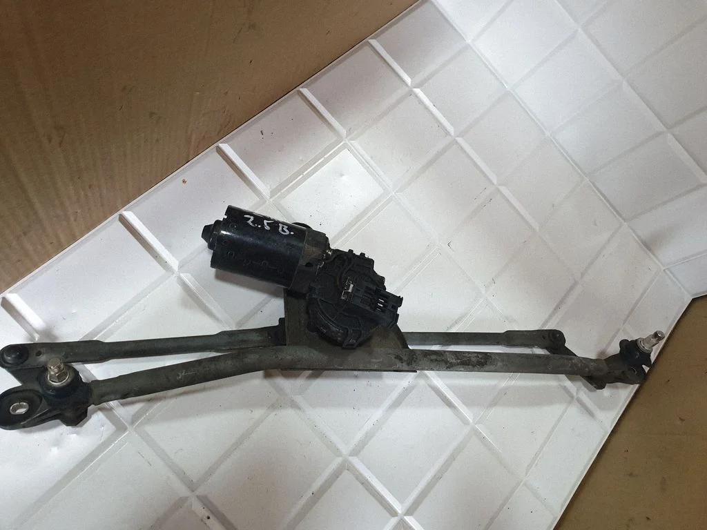 Front wiper linkage