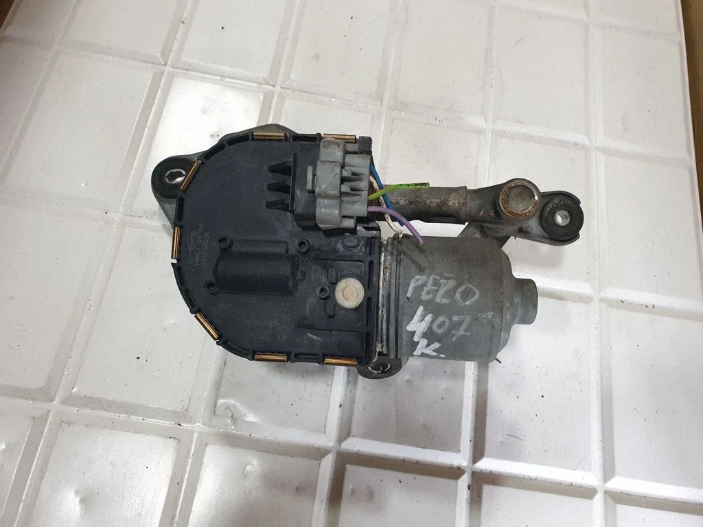 Front wiper linkage