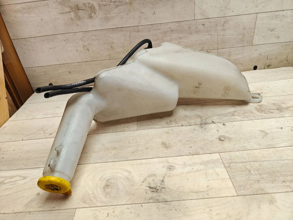 Windshield washer fluid reservoir/tank – Opel Zafira A (1999-2005)