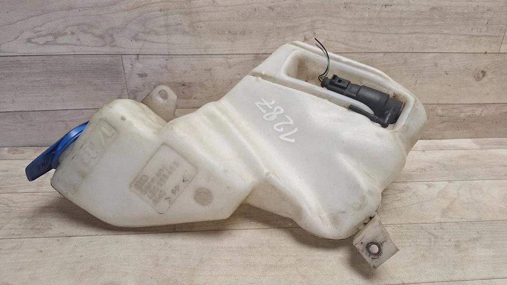 Windshield washer fluid reservoir/tank 4B0955453