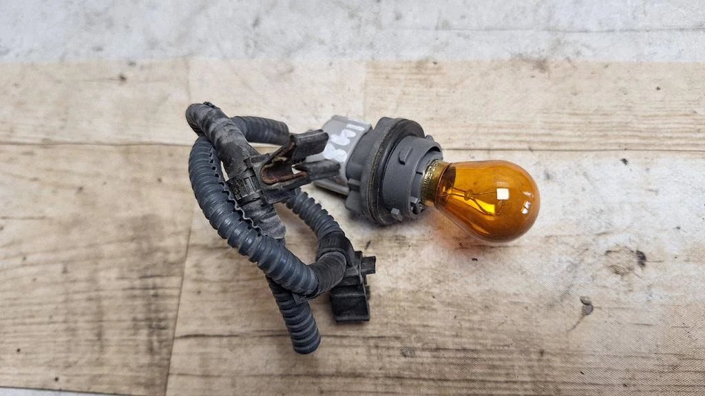 Headlight/headlamp bulb