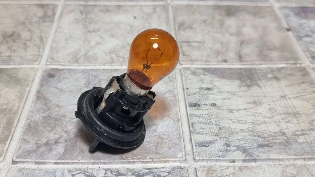 Headlight/headlamp bulb