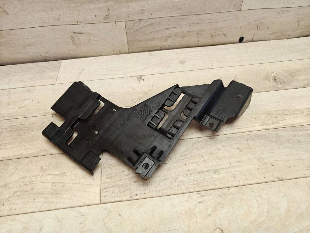 Headlight/headlamp mounting bracket – Audi Q5 SQ5 8R (2008-2017)