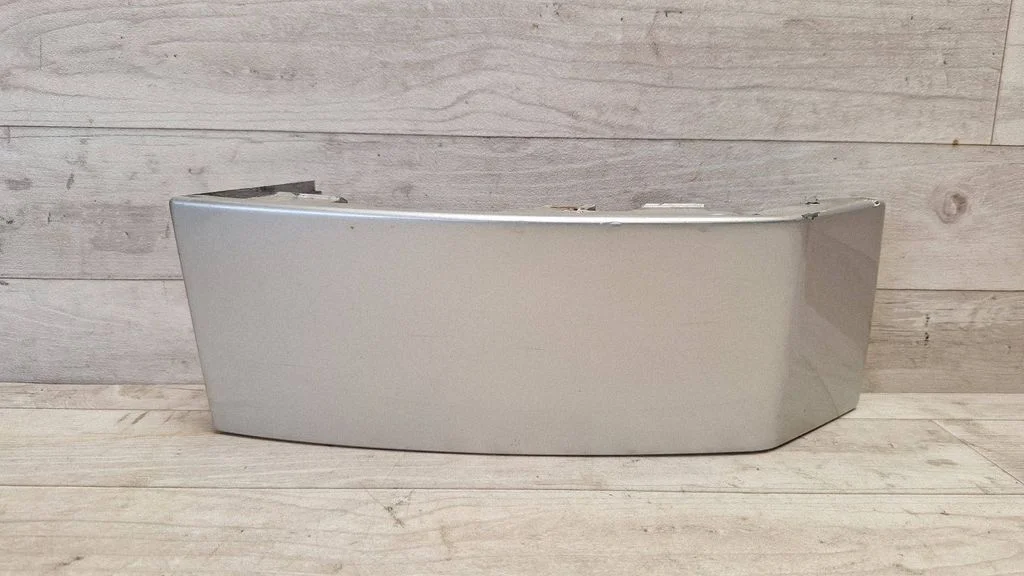 Rear/tail light trim molding 8620820