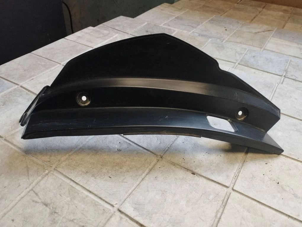 Rear/tail light trim molding – Subaru Outback (2007-2009)