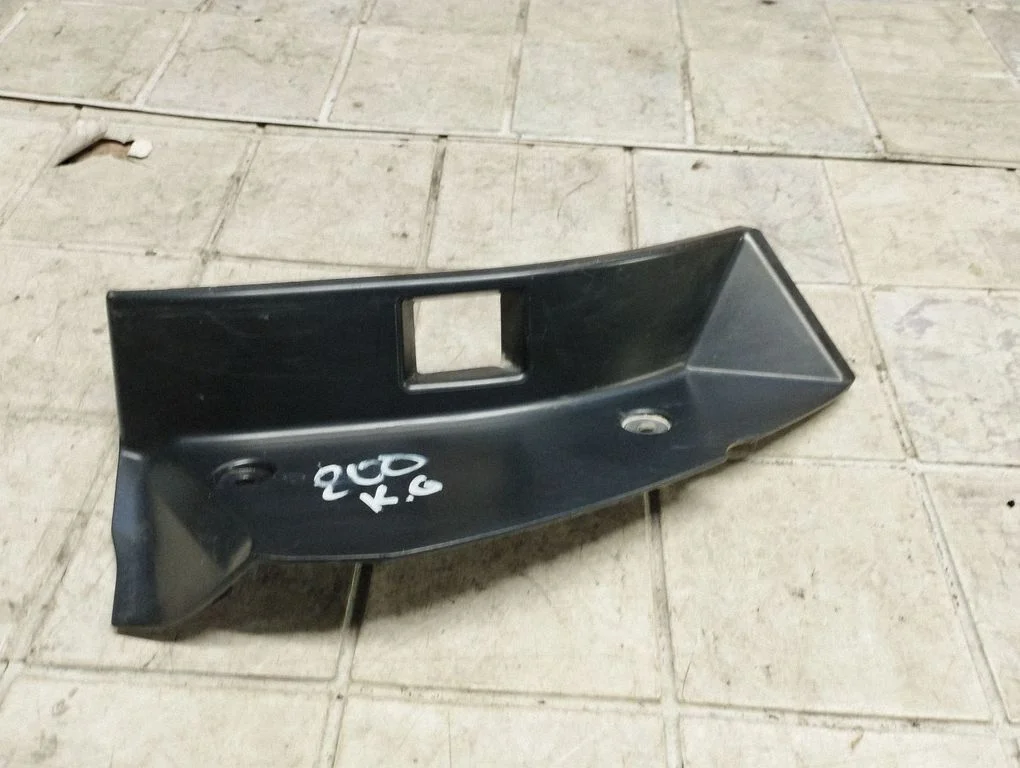 Rear/tail light trim molding – Subaru Outback (2009-2014)