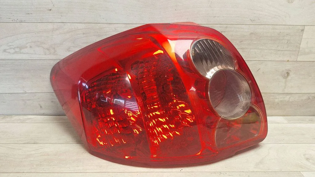 Rear/tail lights – rear left